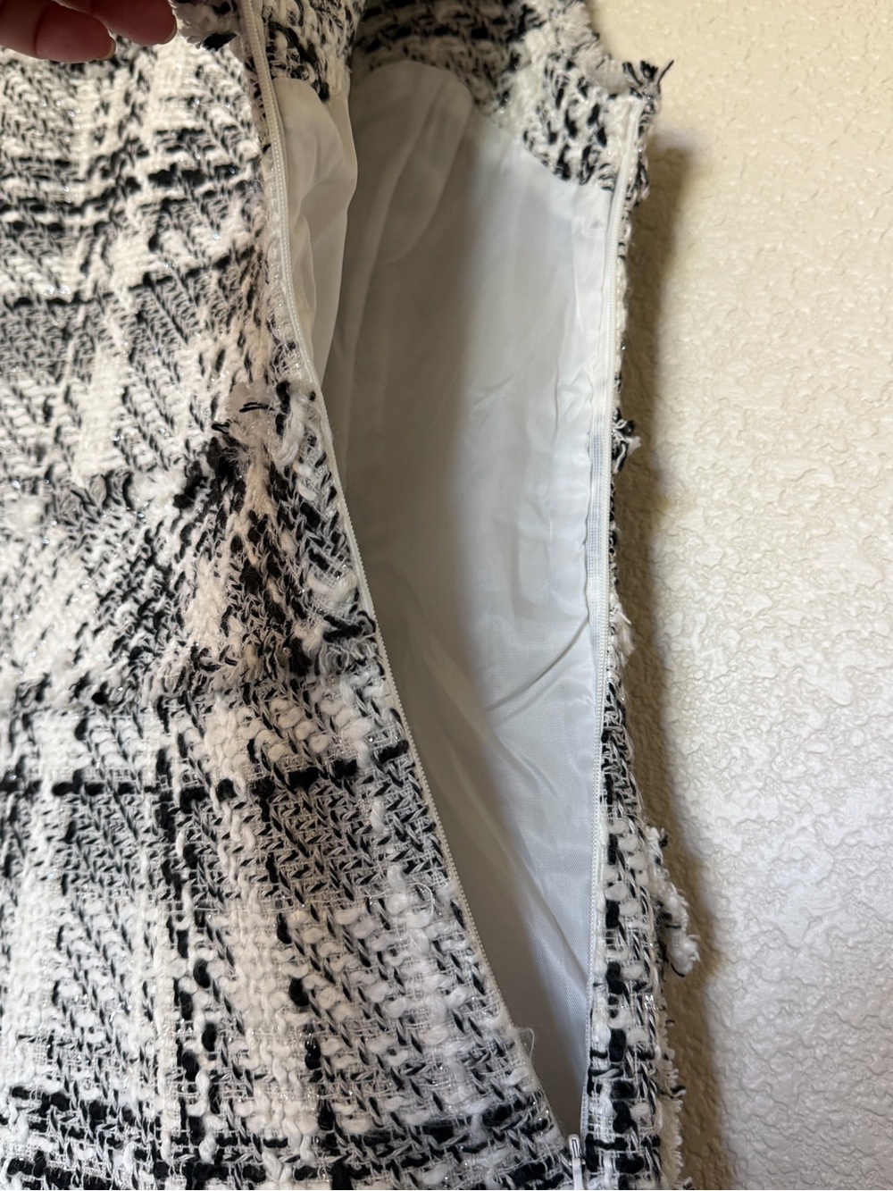 Zuo's Sleeveless Tweed Shift Dress - Picture 6 of 11